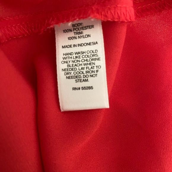 Women's Express Red Sleeveless Top with Lace Detail Size Medium - Picture 6 of 6